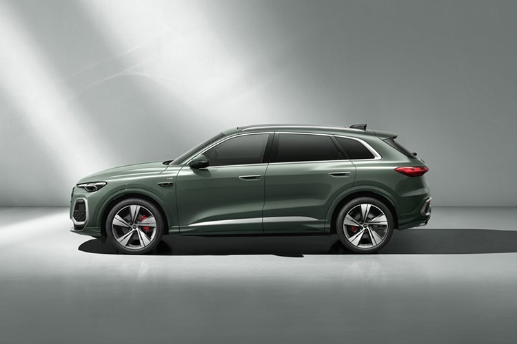 Động lực đến từ động cơ EA888 Evo5 2.0 TFSI, tương tự Audi A5L, với hai mức công suất tối đa 204 mã lực và 272 mã lực, tùy phiên bản. Hộp số là loại tự động ly hợp kép 7 cấp, kết hợp với hệ dẫn động bốn bánh quattro. Hệ thống treo độc lập 5 liên kết được trang bị cho cả cầu trước và cầu sau.