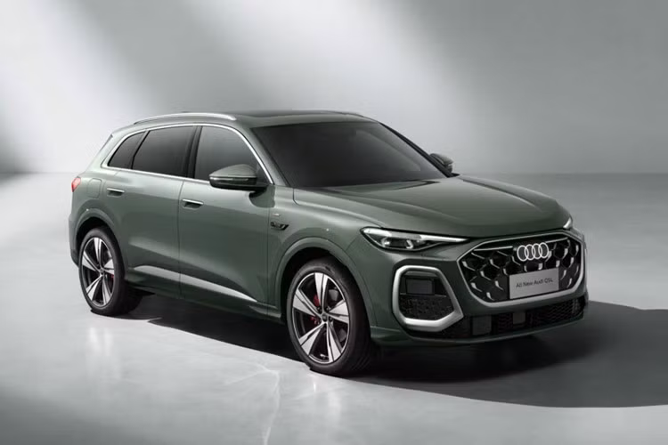 Điểm nhấn tiếp theo của Audi Q5L mới là hệ thống trợ lái nâng cao Qiankun của Huawei. Hệ thống này sử dụng cảm biến LiDAR kép để hiện thực hóa các tính năng hỗ trợ lái cấp độ 2 không cần bản đồ. Trong 11 tháng đầu năm nay, Audi Q5L đã đạt doanh số cộng dồn 119.600 xe, cao hơn so với những đối thủ như Mercedes-Benz GLC (117.200 xe) và BMW X3 (69.500 xe).