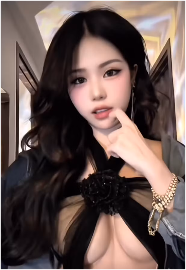 Thậm chí, gái xinh đã lập tức tung video hậu trường để minh oan cho bản thân, nhưng lại nhận về một cái kết không ai ngờ tới, khiến cộng đồng mạng được phen "dở khóc dở cười".