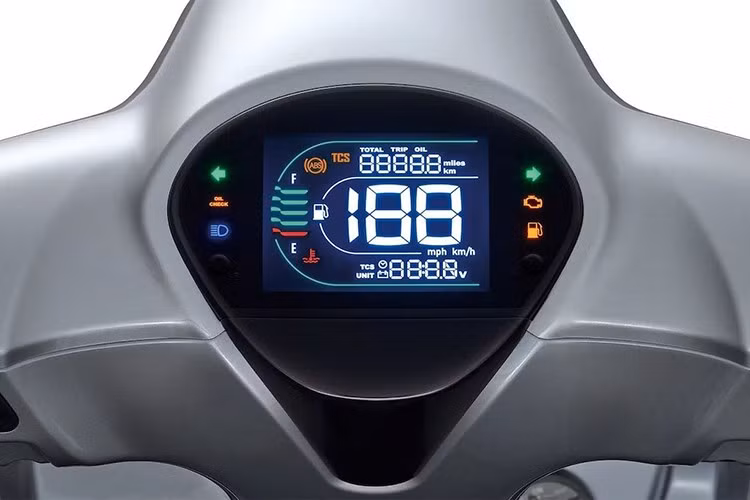 Bảng điều khiển của xe được trang bị màn hình LCD thế hệ mới có khả năng tự động điều chỉnh độ sáng tùy thuộc vào ánh sáng xung quanh, hệ thống Keyless 2.0 cho phép đề máy ngay cả khi pin chìa khoá hết.