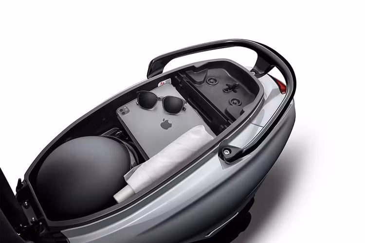 Về mặt kỹ thuật, Fiddle được trang bị hệ thống ALEH, hệ thống treo chống nâng động cơ giúp kiểm soát độ cao gầm xe khi tăng tốc. Phần còn lại của khung xe vẫn giữ nguyên thiết kế truyền thống.