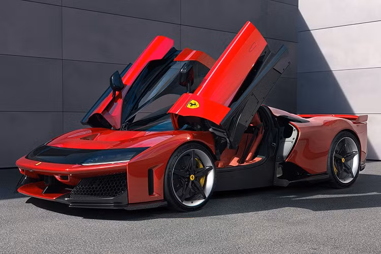 Hiện Thái Lan là quốc gia đầu tiên ở châu Á được lựa chọn để ra mắt mẫu hypercar đầu bảng Ferrari F80 trong khuôn khổ sự kiện Universo Ferrari vào hồi tháng 11/2024. Xe được xem là đối thủ cạnh tranh trực tiếp với McLaren W1.