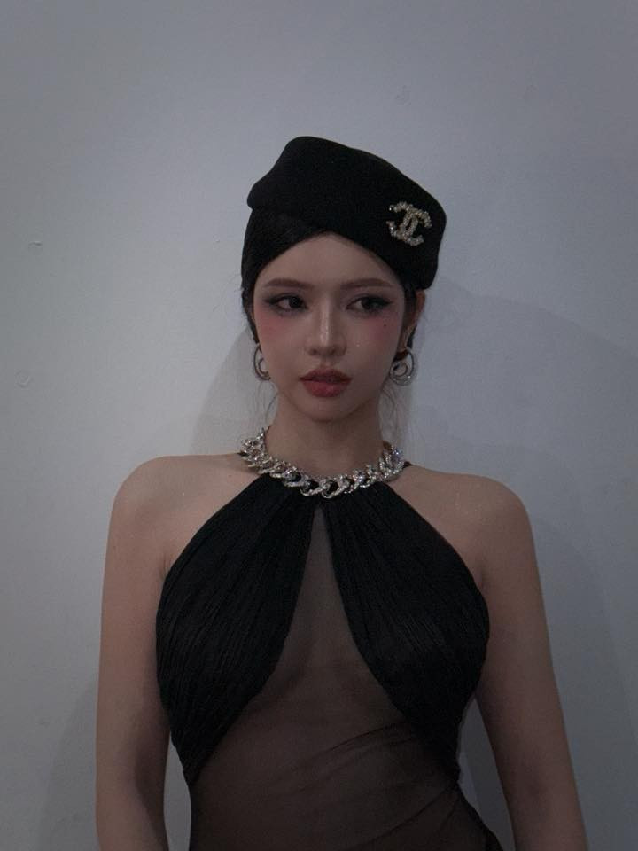 Việc lấy lại được Facebook không chỉ là niềm vui cá nhân của Ciin mà còn là tín hiệu cho thấy cô nàng sẽ sớm quay trở lại với những dự án nghệ thuật, những video vũ đạo chuyên nghiệp và có thể là cả những màn hợp tác mới mẻ.