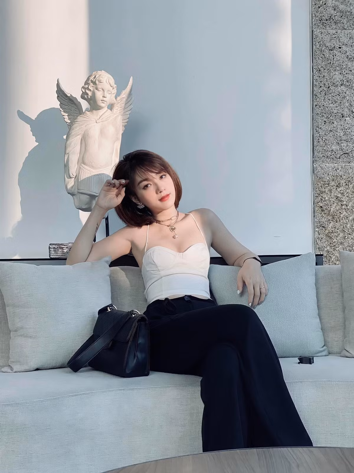 Trải qua hơn một thập kỷ, dù không còn hoạt động rầm rộ như trước, Hà Kim vẫn giữ được sức hút mạnh mẽ nhờ lối sống năng động và tích cực.