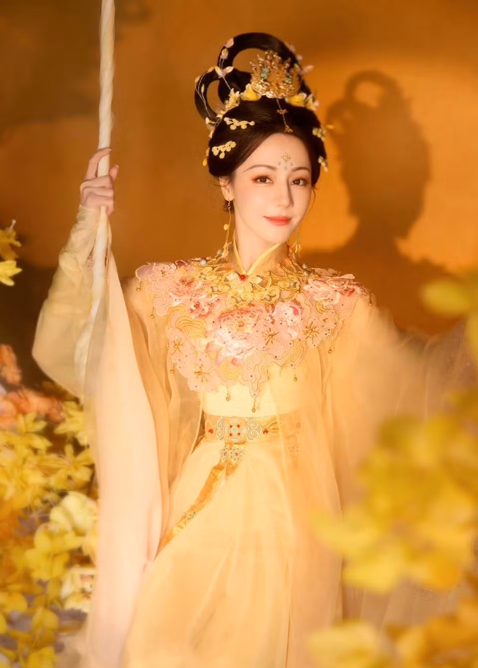 Địch Lệ Nhiệt Ba từng nhận được những lời có cánh với màn thể hiện trong bộ phim Lợi Kiếm Hoa Hồng phát sóng hồi cuối tháng 7.