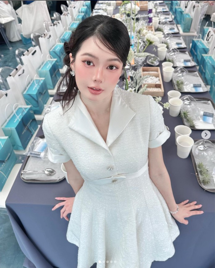 Với nhan sắc xinh đẹp và khả năng sáng tạo nội dung, Yên Đan sở hữu kênh TikTok với hàng trăm nghìn người theo dõi. Cô thường xuyên chia sẻ các video về làm đẹp, thời trang và lối sống.