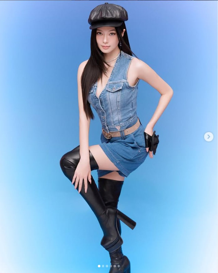 Yên Đan từng tham gia một số phim truyền hình, đáng chú ý là vai Quỳnh Như trong bộ phim "Đi giữa trời rực rỡ".