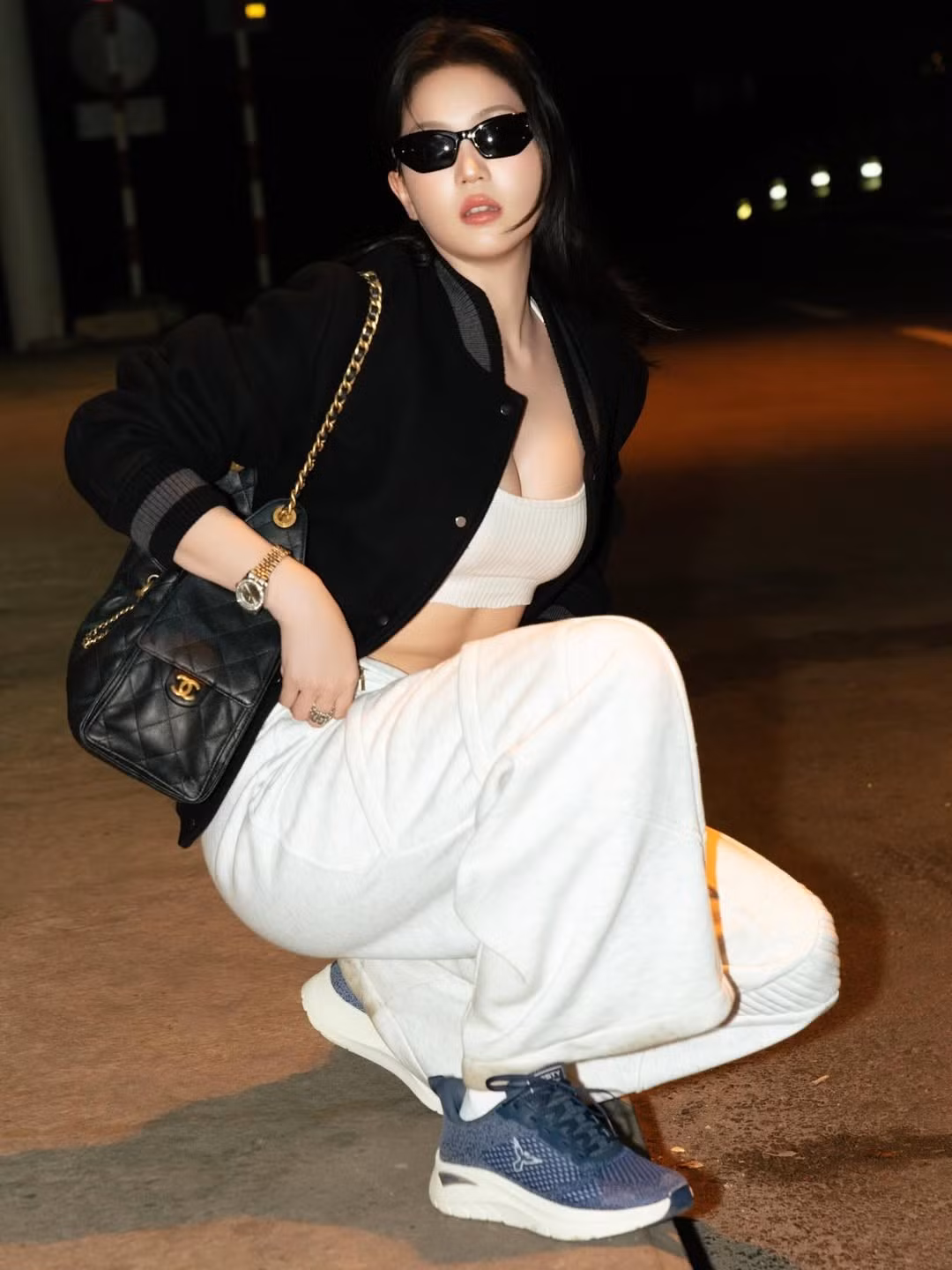 Ngọc Trinh (tên thật Trần Thị Ngọc Trinh, sinh ngày 27/9/1989 tại Trà Vinh) là người mẫu, diễn viên và doanh nhân nổi tiếng của showbiz Việt.