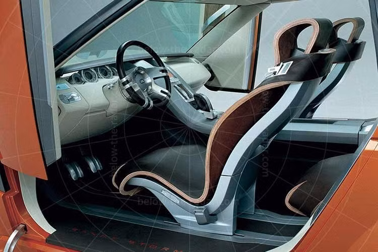 Theo các nguồn tin, mẫu xe concept này có giá thành chế tạo 1,5 triệu euro vào năm 2003, tương đương với khoảng 1,7 triệu đô la Mỹ cách đây hơn 20 năm. Stormer được thiết kế để giới thiệu ngôn ngữ thiết kế tương lai của hãng. Và nó đã phần nào mở đường cho các mẫu xe sau này.