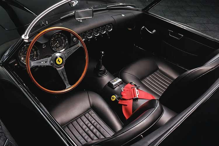 Chiếc xe mang số khung 1431 là chiếc thứ 28 trong số 50 chiếc được sản xuất, nhưng là chiếc cuối cùng được trang bị động cơ V12 với bugi đặt bên trong, cụ thể hơn là loại 128 D. Đó chính là động cơ mà chiếc xe vẫn sử dụng cho đến ngày nay, được lắp đặt bên trong thân xe nguyên bản.