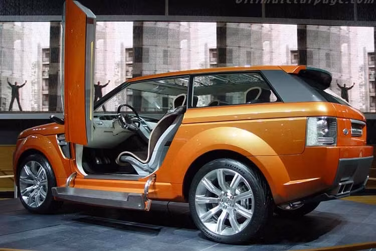 Không có mẫu xe nào của thương hiệu này ra mắt sau khi mẫu xe ý tưởng này được giới thiệu lại có cửa kiểu cắt kéo tách rời, với phần trên mở lên trên, trong khi phần dưới gập xuống dưới để đóng vai trò như bậc lên xuống tự động và giúp việc lên xuống xe dễ dàng hơn.