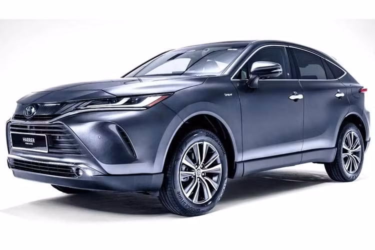 Toyota Harrier 2.5 HEV 2026 mới sử dụng động cơ xăng A25A-FXS Dynamic Force dung tích 2.487 cc, cho công suất 178 PS tại 5.700 vòng/phút và mô-men xoắn 221 Nm trong dải 3.600–5.200 vòng/phút.