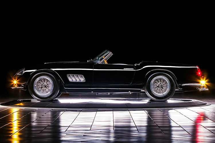 Tuy nhiên, lý tưởng nhất là chiếc xe mang biểu tượng ngựa chồm sẽ được bán với giá cao hơn nhiều, khoảng 7,5 triệu USD (khoảng 194 tỷ đồng). Để khuyến khích mọi người chi số tiền lớn như vậy, người bán tặng kèm bản sao phiếu xuất xưởng và báo cáo lịch sử xe, cùng với lời hứa rằng chiếc xe vẫn "đủ điều kiện tham gia những sự kiện độc quyền và danh giá nhất trên toàn thế giới".