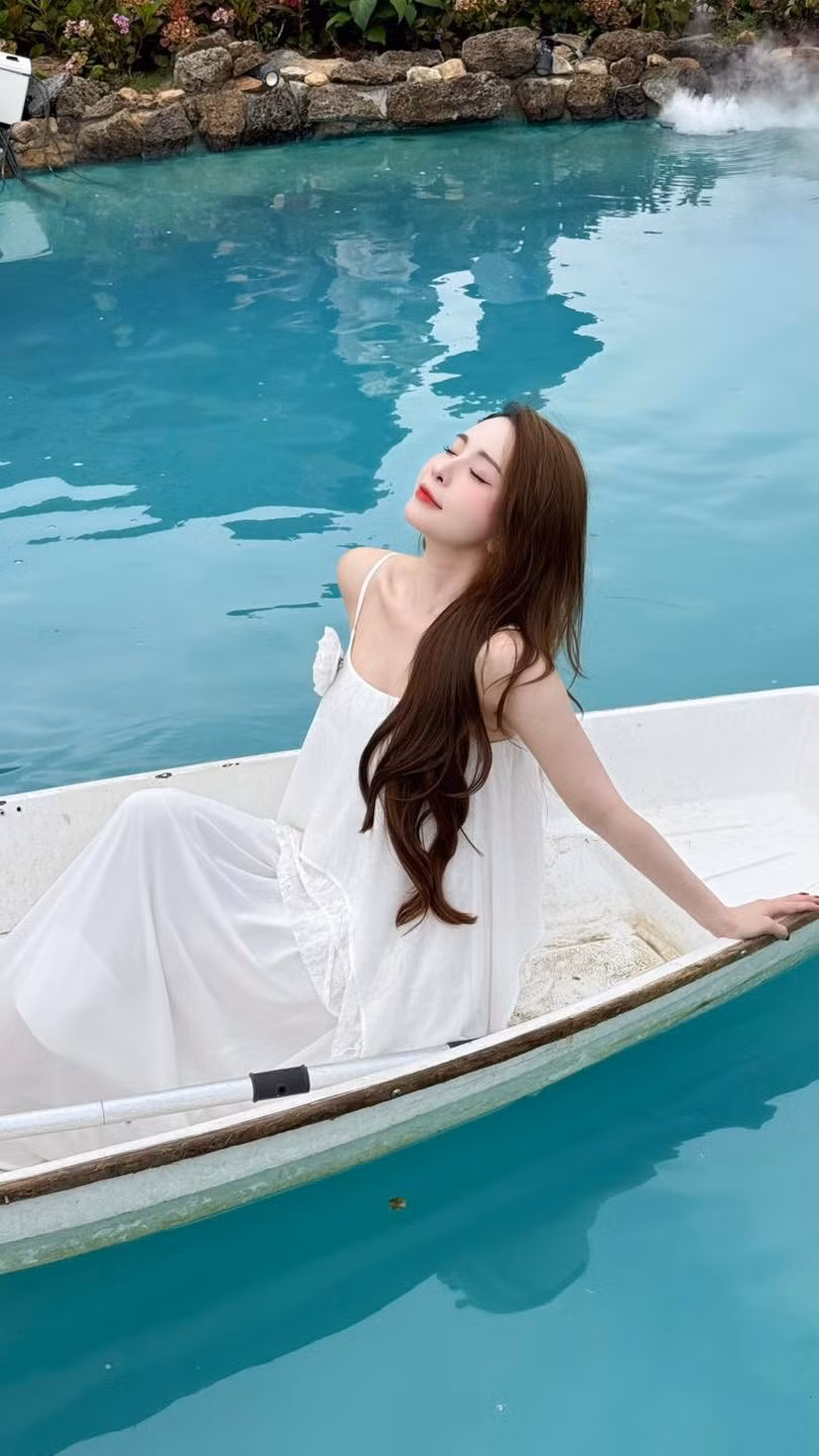 Sau một thời gian vắng bóng, cô trở lại màn ảnh nhỏ với hàng loạt vai diễn ấn tượng trong các phim truyền hình như "Về nhà đi con" (vai Nhã), "Sinh tử" (vai Quỳnh Trinh). Các vai diễn gần đây của cô đều là những nhân vật phản diện, mưu mô, cho thấy khả năng biến hóa đa dạng.