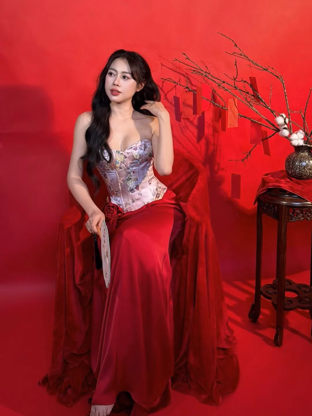 Việt Phương Thoa được đông đảo khán giả biết đến qua biệt danh “Chị Google” nhờ những video giả giọng cực giống và biểu cảm “đơ mà duyên” từng gây bão trên TikTok.