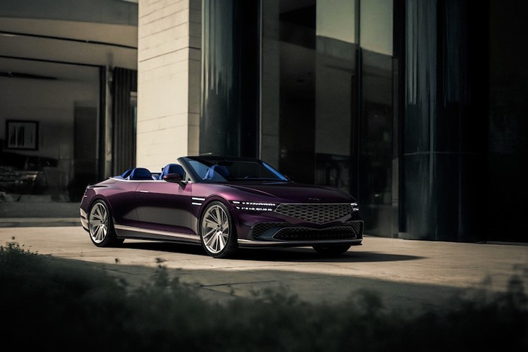 Hai mẫu xe ý tưởng Genesis X Gran Coupe và Convertible này đều sử dụng cùng một loại vô lăng cơ bản như G90 hiện tại , nhưng đã được bổ sung thêm một chấu nữa ở vị trí 6h.