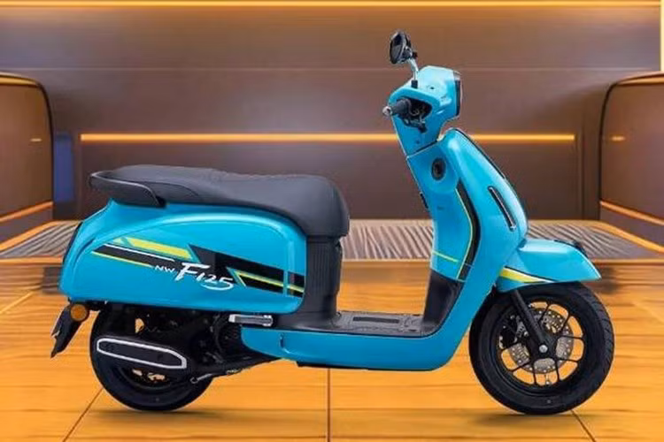 Phiên bản NWF125 Gulf Blue vẫn giữ phong cách thiết kế đặc trưng của Wuyang Honda, mang lại cảm giác yên tâm và tin cậy cho người sử dụng. Xe được trang bị đèn LED hiện đại ở tất cả các vị trí, không chỉ tạo hiệu ứng ánh sáng ấn tượng khi di chuyển vào ban đêm mà còn tăng thêm vẻ hiện đại cho chiếc xe.