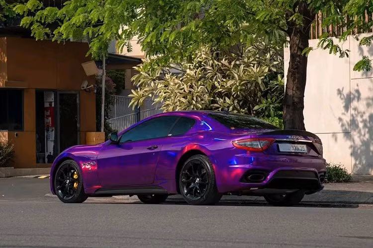 Đi kèm với đó là hộp số tự động ZF 6 cấp nên Maserati GranTursimo Sport có khả năng tăng tốc từ 0-100 km/h chỉ trong 4,8 giây trước khi đạt tốc độ tối đa 299 km/h.