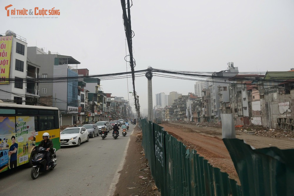 Sự chuyển mình của khu vực thu hút sự chú ý của người dân, bởi tuyến đường từng được xem là “điểm nghẽn” giao thông suốt nhiều năm qua.