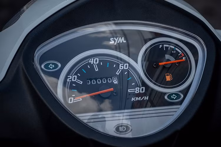 Ngoài trừ việc cập nhật màu sắc mới thì mẫu xe tay ga SYM Shark 50cc 2025 thế hệ mới không có sự thay đổi đáng kể về kết cấu cũng như các trang bị trên xe.