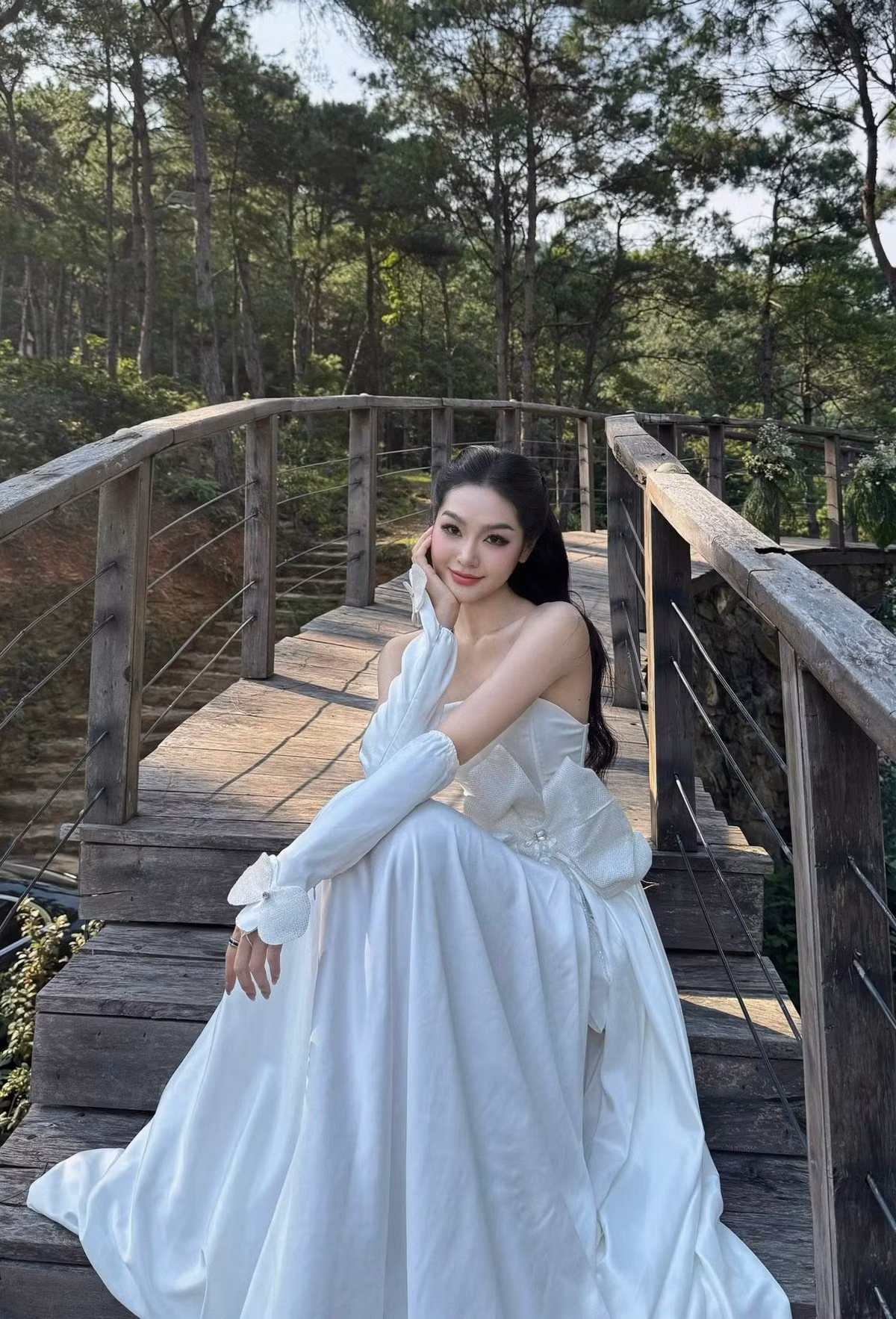 Hiện tại ngoài đóng phim, Cù Thị Trà vẫn duy trì công việc làm người mẫu ảnh cho nhiều nhãn hàng thời trang.