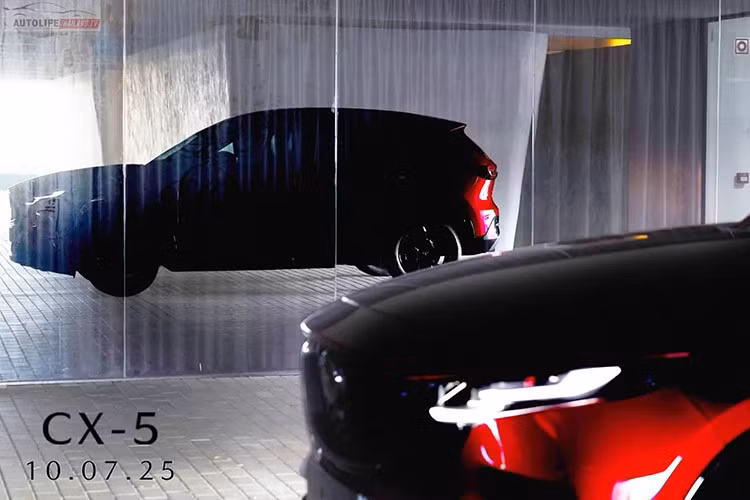 Những hình ảnh "úp mở" do hãng công bố dường như trùng khớp với chiếc xe từng bị rò rỉ thiết kế cách đây không lâu. Qua đó, có thể thấy xe được áp dụng ngôn ngữ thiết kế tiến hóa chứ không phải lột xác hoàn toàn.