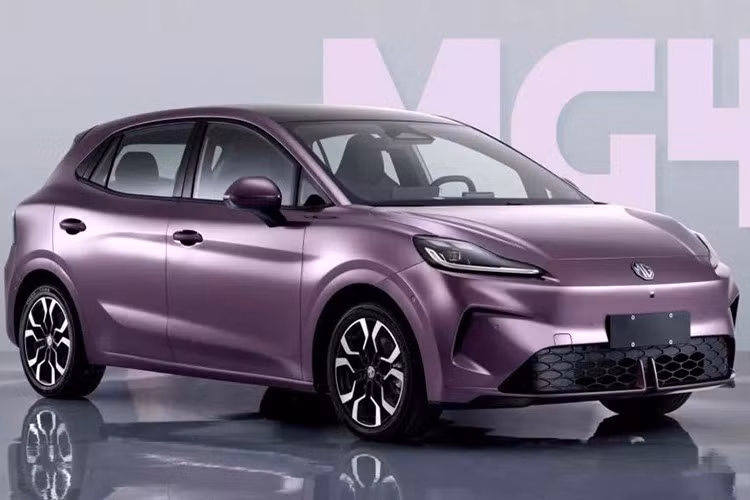 MG vừa chính thức giới thiệu phiên bản nâng cấp của dòng xe điện MG4 dành cho thị trường Trung Quốc. Theo kế hoạch, xe sẽ được nhận cọc ở thị trường nội địa vào tháng 8 và bắt đầu bán ra từ ngày 5/9 tới đây. Giá của xe hiện vẫn chưa được công bố.
