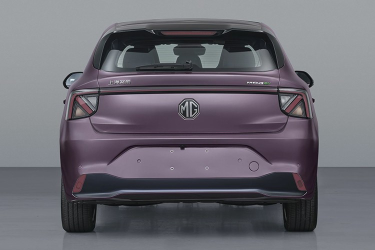 Trong quý I/2025, MG châu Âu đã bán ra 78.505 xe mới, tăng 33,5% so với cùng kỳ năm trước. Trong đó, MG4 là một trong những yếu tố chính thúc đẩy tăng trưởng. Tại thị trường Anh, MG đã bán được 24.641 xe trong quý đầu năm 2025, tăng 6,5% so với cùng kỳ năm ngoái. Trong khi đó, MG4 đã đạt doanh số hơn 40.000 xe ở xứ sở sương mù kể từ khi ra mắt.