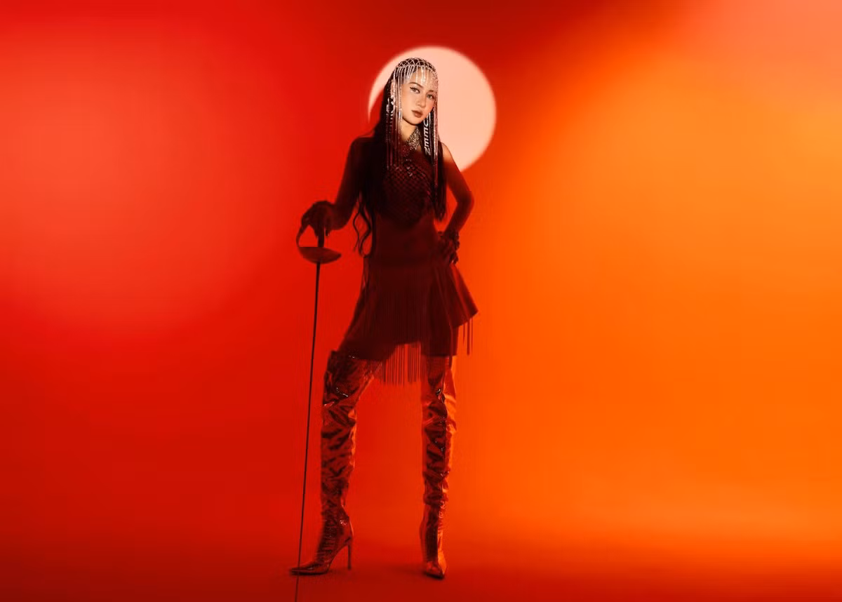 Tuy nhiên, bằng ý chí và nghị lực phi thường, cùng sự động viên của gia đình và thầy cô, cô đã vượt qua giai đoạn khó khăn để trở lại mạnh mẽ.