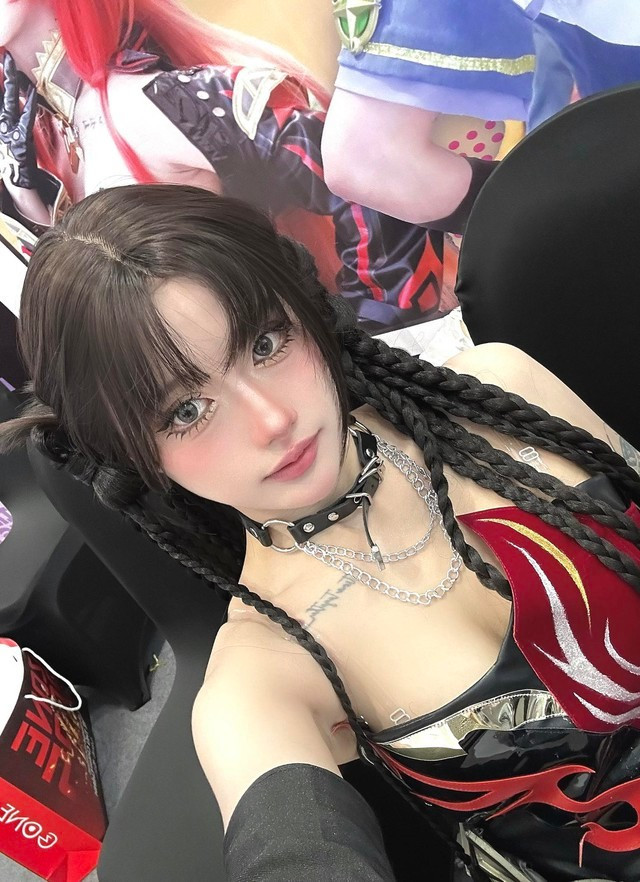 Dần dần từ đó, gái xinh này thường xuyên đi chụp ảnh và được mọi người biết đến nhiều hơn.