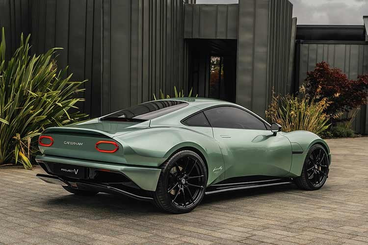 Theo Caterham, Project V được định vị dành cho những người lái đam mê cảm xúc thuần túy, đang tìm kiếm một lựa chọn khác biệt trong bối cảnh các mẫu xe thể thao điện cỡ nhỏ của Porsche vẫn chưa tạo được dấu ấn rõ rệt.