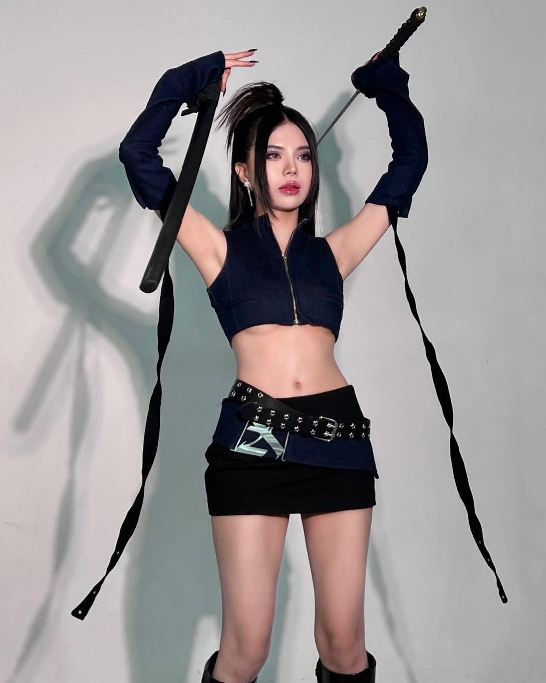 Mai Dora từ lâu đã là một cái tên không thể không nhắc đến trong làng Esports Việt. Cô được biết đến rộng rãi với vai trò MC cho các giải đấu game lớn, đặc biệt là Liên Minh Huyền Thoại.