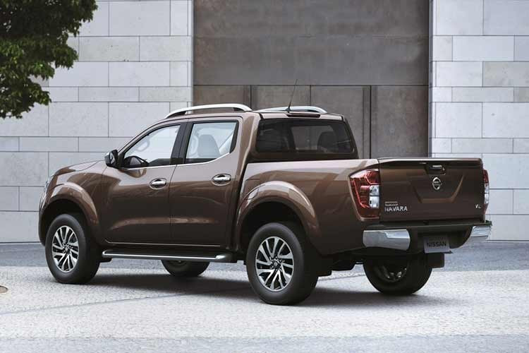 Trên thực tế, phàn nàn phổ biến nhất của chủ xe Frontier lại không liên quan đến hệ thống cơ khí hay điện tử. Thay vào đó, các vấn đề thường gặp thuộc về lớp sơn và chi tiết ốp trang trí ngoại thất. Dù đây vẫn là yếu tố quan trọng, nhưng nhiều người sẽ chấp nhận một chiếc xe có khuyết điểm về sơn hơn là tiềm ẩn rủi ro hỏng hóc nghiêm trọng ở hộp số.