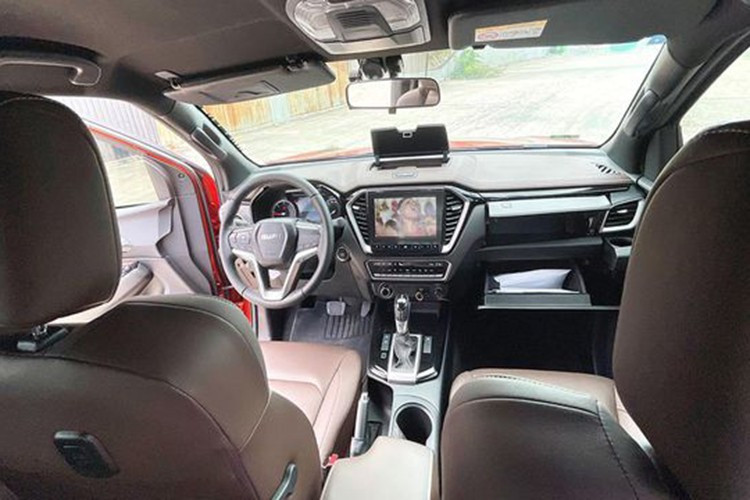 Những chiếc Isuzu D-Max có mức giảm sâu thuộc bản cũ. Xe nhập khẩu Thái Lan nên đây được xem là món hời đối với những người không coi trọng hình thức và mẫu mã.