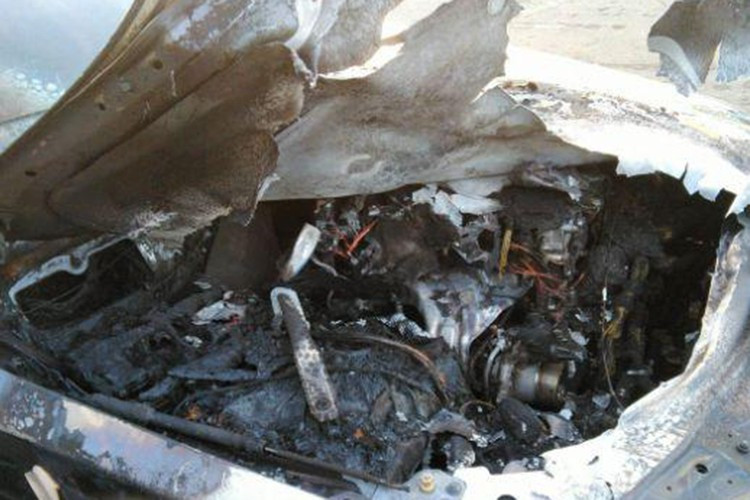 Tuy nhiên, theo thông tin ban đầu, cửa cuốn và máy lạnh của căn nhà cũng bị thiêu rụi, thiệt hại nội thất bên trong ước tính khoảng 2 triệu Đài tệ (1,81 tỷ đồng). Kết quả kiểm tra nồng độ cồn cho thấy tài xế không có dấu hiệu uống rượu bia. Nguyên nhân cụ thể của vụ tai nạn hiện vẫn đang được cảnh sát tiếp tục điều tra, làm rõ.