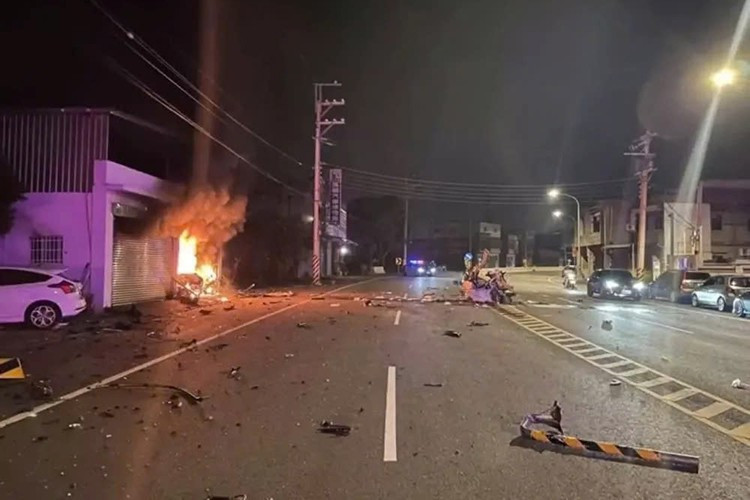 Lực lượng cứu hỏa cho biết tài xế họ Lý chỉ bị một vết rách da dài 1 cm ở cánh tay phải và trầy xước hai đầu gối. Khi lực lượng chức năng đến hiện trường, nam thanh niên này vẫn tỉnh táo và nhận thức rõ. Hai người đàn ông trong ngôi nhà bị tông trúng thì có biểu hiện khó thở, chóng mặt, tuy nhiên cả hai đều tỉnh táo và không nguy hiểm đến tính mạng.