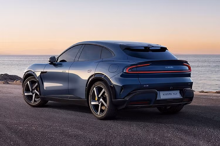 Với mức giá rẻ hơn khoảng 1.400 USD so với Tesla Model Y và thông số kỹ thuật vượt trội về nhiều mặt, Xiaomi YU7 được kỳ vọng sẽ là quân bài chiến lược giúp Xiaomi tăng tốc trong cuộc đua xe điện tại Trung Quốc.