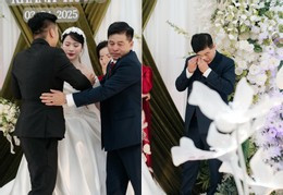 Bố Huyền xúc động trong suốt đám cưới