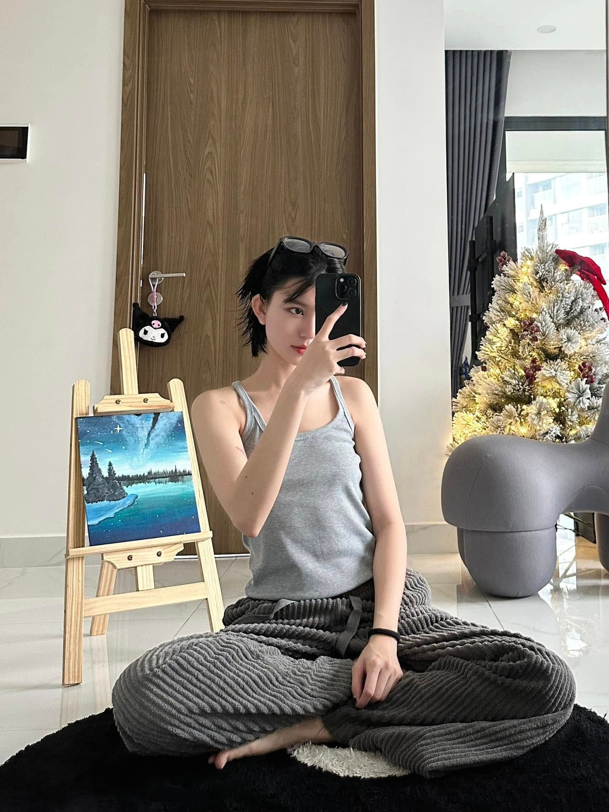 Bâu Krysie, tên thật là Nguyễn Ngọc Phương Vy, là một hot girl, người mẫu ảnh và Á quân The Face Vietnam 2023.