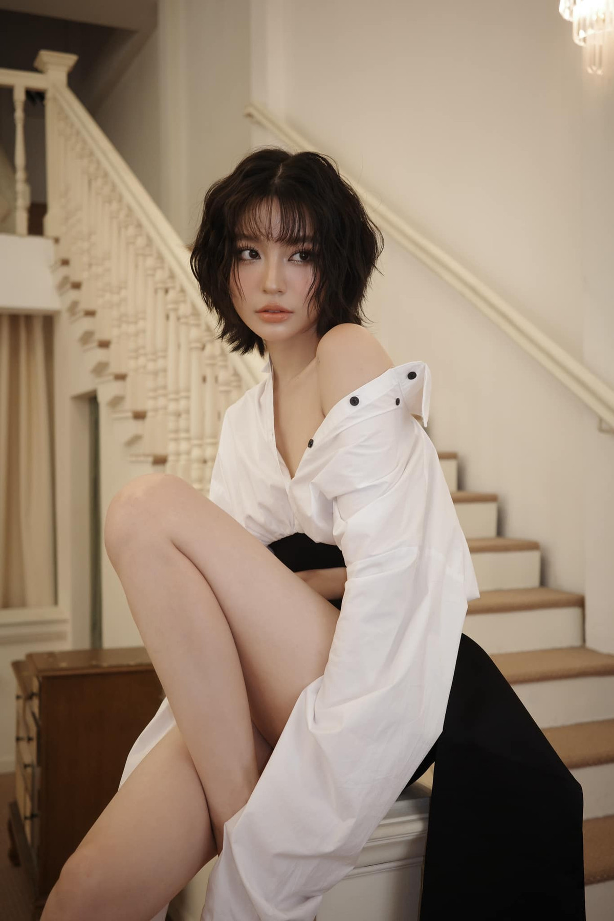 Đây được xem là một bước "lột xác" đáng kể của Bâu Krysie, cho thấy sự thử nghiệm không ngừng nghỉ trong việc làm mới hình ảnh của bản thân.