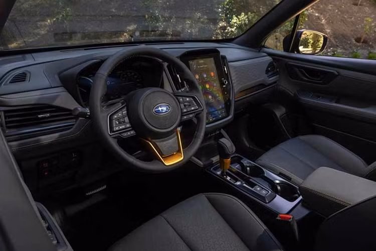 Đáng chú ý, Subaru cho biết mức tiêu thụ nhiên liệu của phiên bản hybrid có thể cải thiện tới 25% so với thế hệ trước, trong khi vẫn giữ nguyên hiệu năng vận hành.