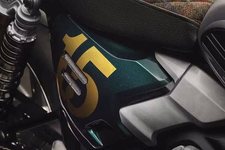 Khách hàng tại Anh có thể đảm bảo mình là người đầu tiên sở hữu chiếc Speed ​​Twin 1200 Cafe Racer Edition mới bằng ứng dụng Reserve My Triumph mới của Triumph. Dịch vụ đặt trước xe mới này sẽ được triển khai dần dần trên khắp châu Âu và các thị trường lớn khác từ mùa xuân năm 2026.