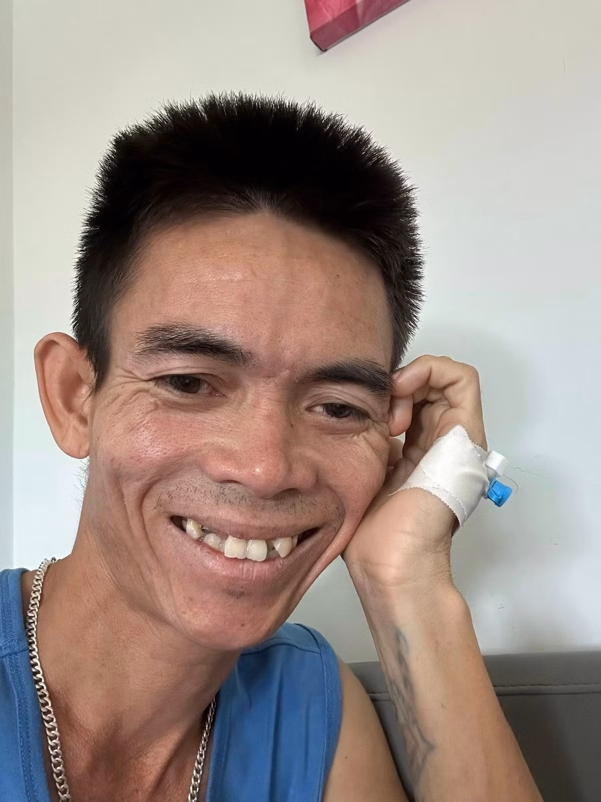 Hàng trăm nghìn người tương tác với bài đăng của Sô Y Tiết và gửi lời nhắn mong anh mau khỏe. Ca sĩ người Mỹ Luke James, nghệ sĩ đến từ Brazil Dada Yute cũng động viên Sô Y Tiết.