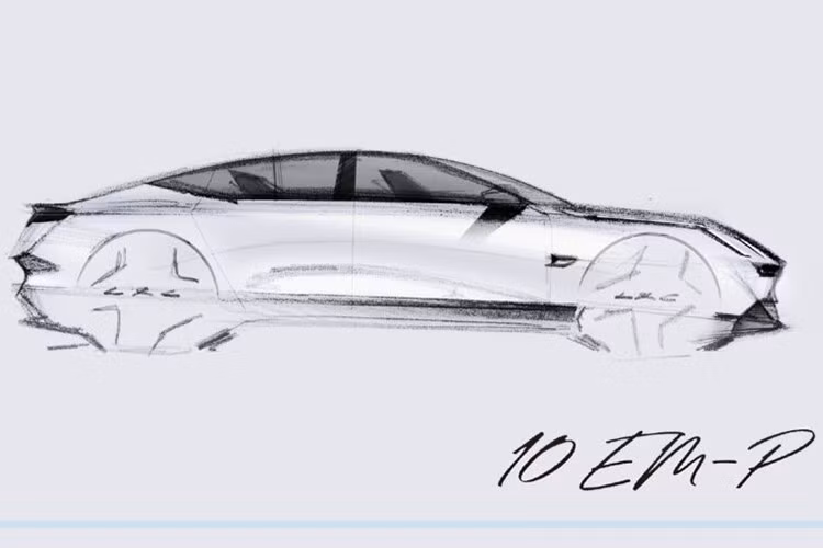 Lynk &amp; Co 10 EM-P được trang bị dải đèn LED định vị ban ngày đặc trưng, cụm đèn pha tích hợp trong cản trước và hốc hút gió. Các điểm nhấn khác gồm tay nắm cửa dạng ẩn, gương chiếu hậu không viền, cảm biến LiDAR trên nóc xe và dải đèn hậu nối liền hai bên. Xe được trang bị mâm 19 inch hoặc 21 inch, tùy phiên bản.