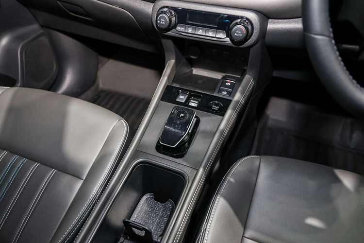 Trang bị mới tiếp theo của mẫu SUV cỡ B này là hệ thống trợ lái thông minh ProPILOT, kết hợp với gói an toàn chủ động Nissan 360 Safety Shield. Đây là lần đầu tiên ProPILOT xuất hiện tại Thái Lan, hoạt động dựa trên sự kết hợp giữa hệ thống kiểm soát hành trình thông minh giúp duy trì tốc độ cũng như khoảng cách với xe phía trước, cùng hệ thống Dừng/Đi, hỗ trợ giữ làn đường, cảnh báo và hỗ trợ đưa xe trở lại làn đường khi xe có xu hướng lệch làn.