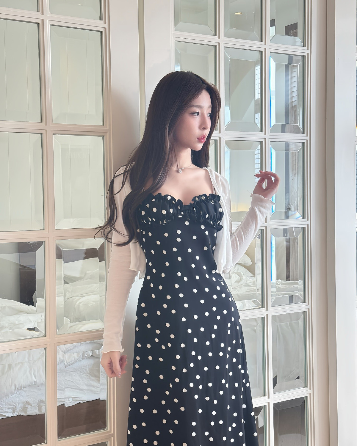 Với hàng trăm nghìn người theo dõi, Tammy Phạm là một trong những cô nàng có sức ảnh hưởng lớn trong cộng đồng mạng. Đây cũng là gương mặt quen thuộc thường xuyên hợp tác với các thương hiệu thời trang, mỹ phẩm và du lịch, mang đến những sản phẩm chất lượng cho người hâm mộ.