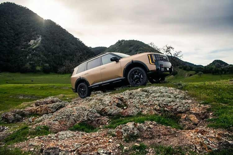 Với những nâng cấp đáng chú ý, Telluride X-Pro 2027 cho thấy Kia đang mở rộng giới hạn của một mẫu crossover, hướng đến khả năng vận hành đa địa hình ấn tượng hơn mà vẫn duy trì tính thực dụng hàng ngày.