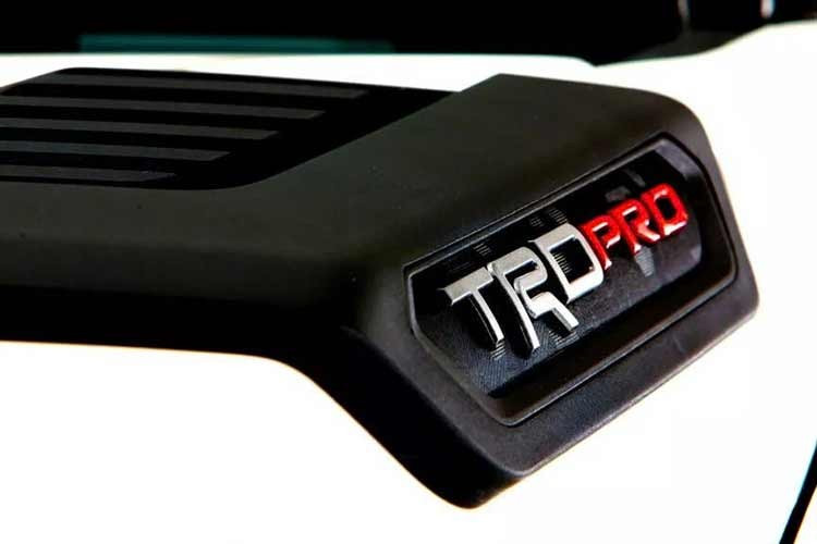 Một dấu hiệu rõ nét cho sự ra đời của TRD Hammer chính là việc đội ngũ nghiên cứu và phát triển của Toyota vừa mang nguyên mẫu Tundra Racing Hybrid tham dự giải đua địa hình Mint 400. Đáng chú ý, hãng xe Nhật gần như không thực hiện bất kỳ hoạt động truyền thông rầm rộ nào cho sự kiện này.