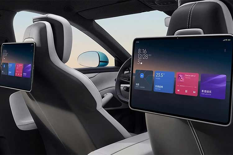 Trong khi hàng ghế sau bổ sung chế độ “không trọng lực” cùng tựa đầu cải tiến. Riêng phiên bản Max còn được trang bị cửa sổ trời toàn cảnh có khả năng điều chỉnh độ sáng thông minh theo hai vùng, mang lại trải nghiệm cao cấp hơn cho người dùng.