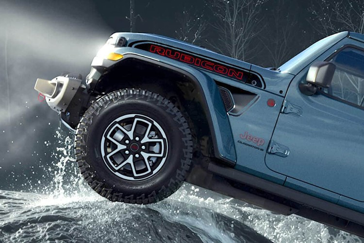 Bạn có thể dễ dàng nhận ra nó nhờ các tính năng đặc biệt khác, chẳng hạn như tem dán Shadow Ops trên nắp ca-pô và chắn bùn tạo nên vẻ ngoài khác biệt. Xe cũng có tem dán trên cửa sau và gói trang bị theo chủ đề, cũng như lưới tản nhiệt màu đen mờ, vè chắn bùn cùng màu thân xe và mui cứng ba mảnh được sơn cùng màu với ngoại thất.